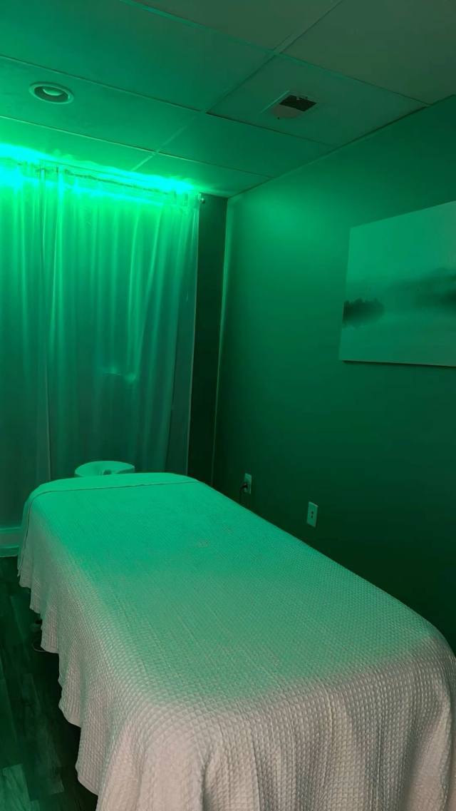 I’M A LICENSED💙CHIROPRACTOR,PROFESSIONAL MASSAGE THERAPIST. I PRIORITIZE SAFETY AND PRIVACY💖.FEEL FREE TO TEXT ME ANYTIME.