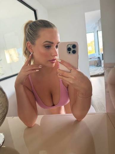 I’m available for fun 🤩 💦❤️
