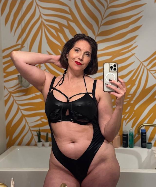 47 years old PROFESSIONAL, INDEPENDENT, MATURE MASSEUSE, I OFFER ALL KINDS OF MASSAGE\HAPPY ENDING TO YOUR BEST SATISFACTION