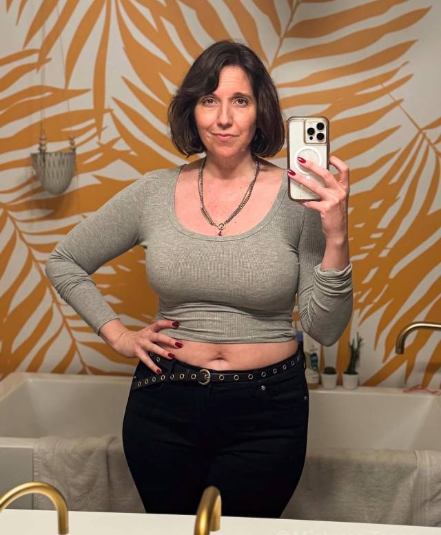 47 years old PROFESSIONAL, INDEPENDENT, MATURE MASSEUSE, I OFFER ALL KINDS OF MASSAGE\HAPPY ENDING TO YOUR BEST SATISFACTION
