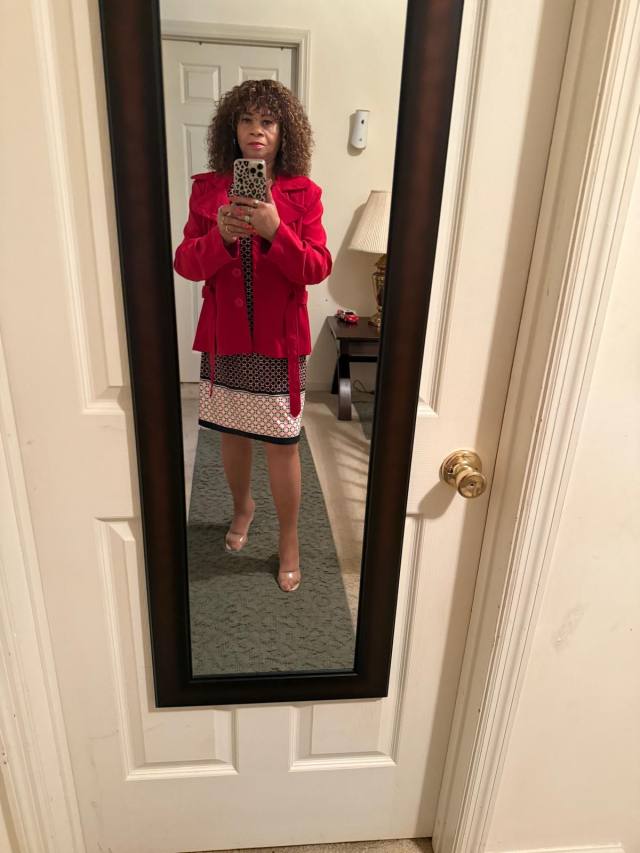 A genuine sugar mommy looking for a submissive sugar baby to spoil and help him with his bills .