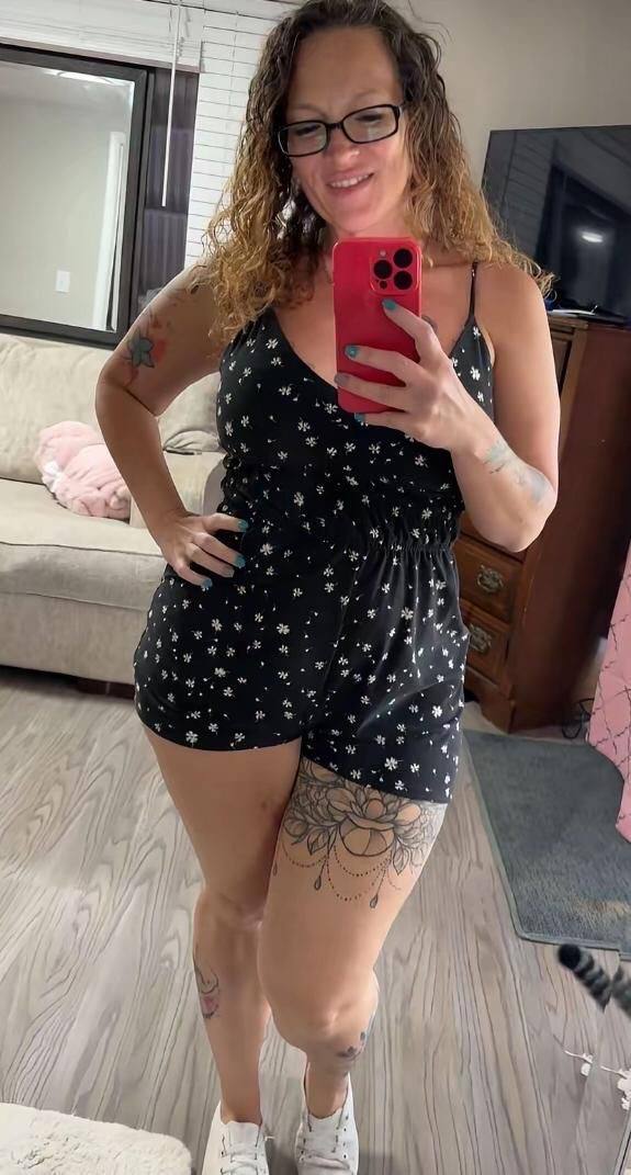 NO PAYMENT REQUIRED- SEXY SINGLE MOM FOR MEET AND FUCK AS LONG AS YOU KNOW HOW TO USE YOUR DICK 🍆🍑🍆💦.