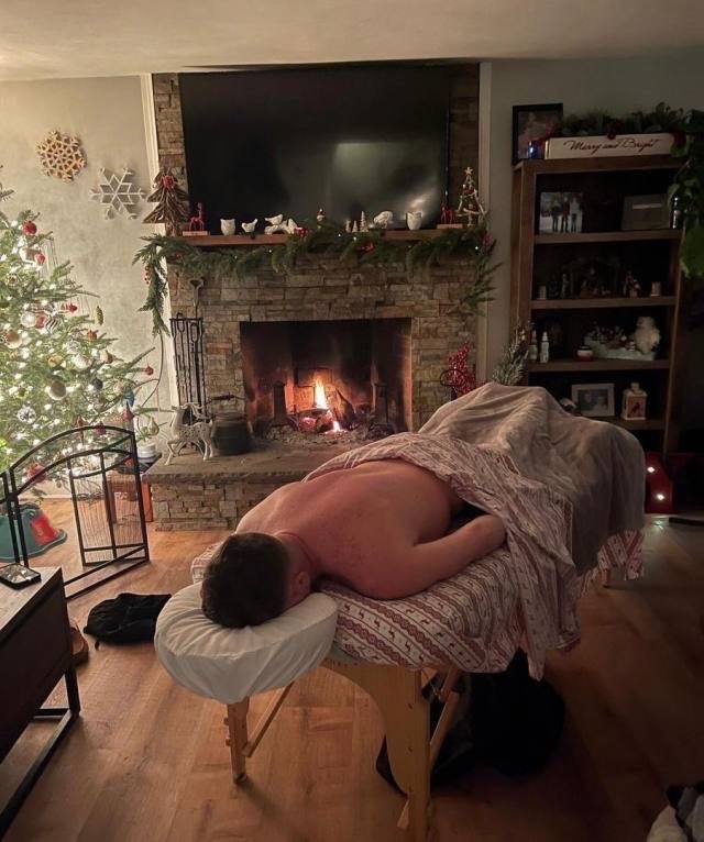 Nuru massage