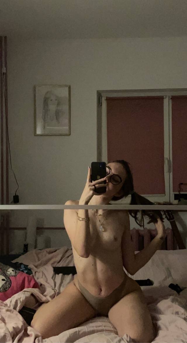 Hey y’all am available for professional massage , hmu for incall & out +1 3474060712