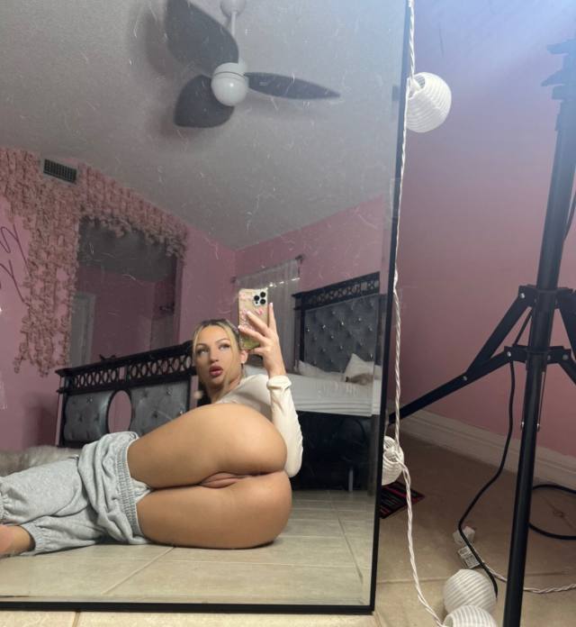 I’M VERY MUCH AVAILABLE FOR HOOKUP. I DO MEETUPS , MASSAGES , 420 FRIENDLY AND I ALSO LIKE TO PARTY 🥰