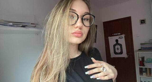 I am available for hook up , ready for for both incall and outcall services