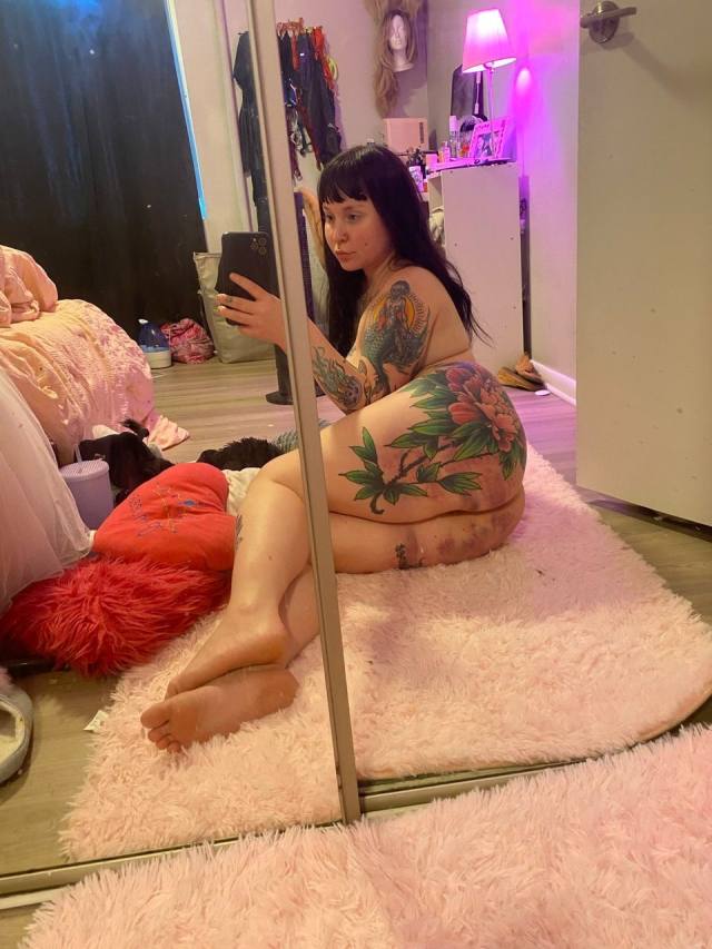 Am available to fuck Got a menu  no builshit.  Telegram @katehills72