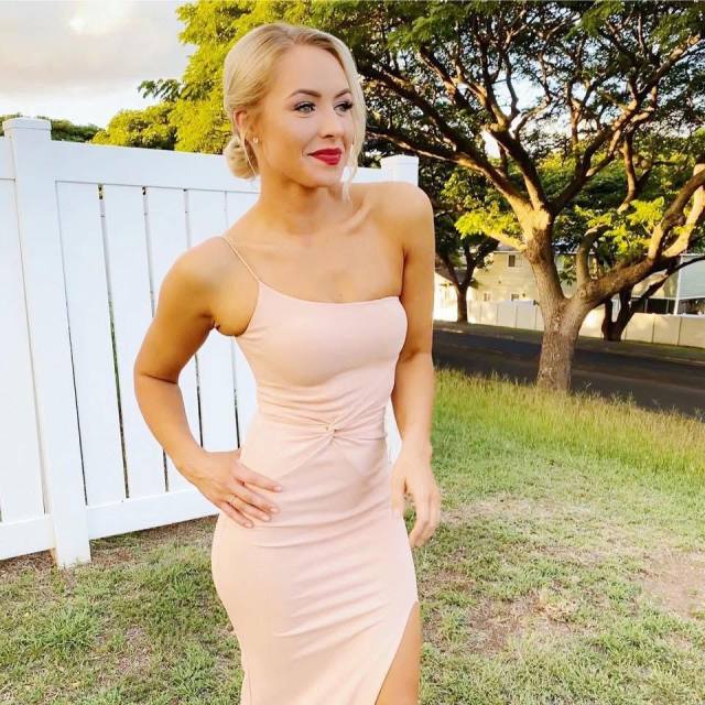 IF YOU’RE GENUINE AND LOOKING TO CONNECT, SEND ME A MESSAGE I’D LOVE TO CHAT.