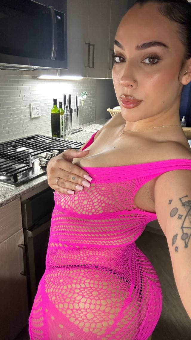 I’m available for nearby hookup. In and out call. I render full services and sexual Pleasures, I offer BBJ,(topless) Anal,bds