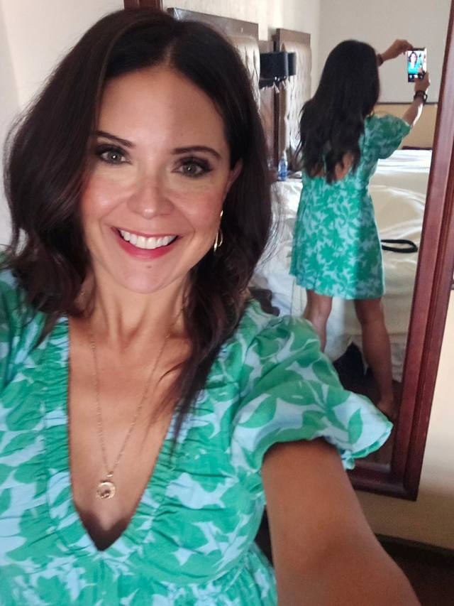 Hot Milf 👅💦🍑 available to meet up💦🍑real pics no bs!