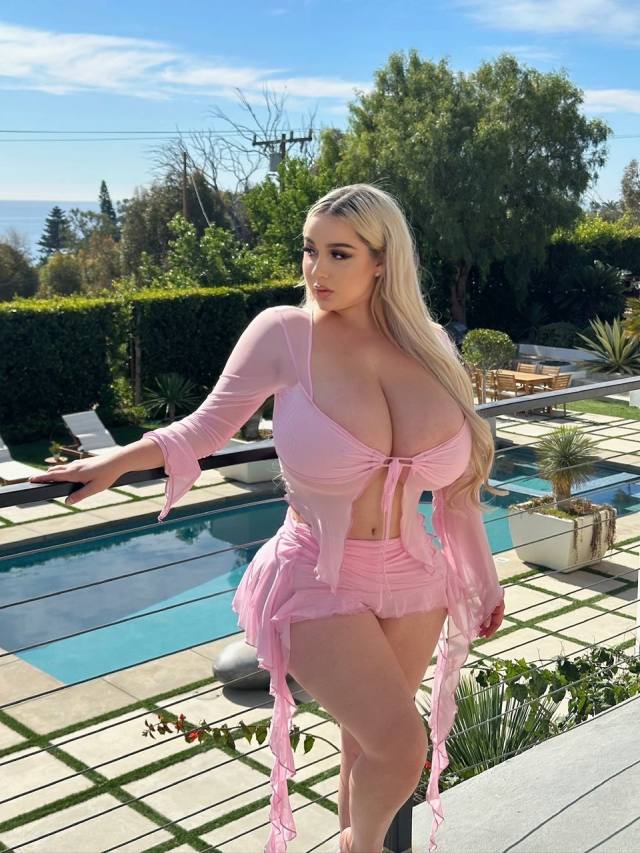 I’m Jessica weave I accept payment in person I'M READY FOR U & @ INCALL AND OUTCALL AND I SELL HOT VIDEOS AND HOT PICTURE
