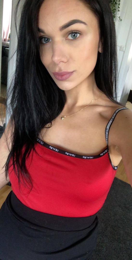 Text me ❤️+1(213)762-6237 Come TASTE 👅my SWEET body🍆FULL SERVICE and I sell content. I love Partying