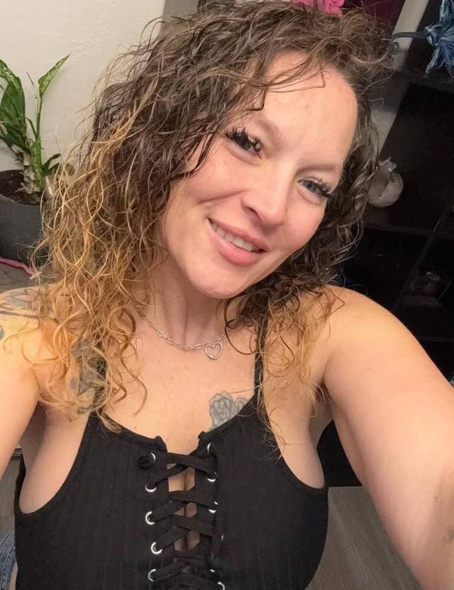 NO PAYMENT REQUIRED- SEXY SINGLE MOM FOR MEET AND FUCK AS LONG AS YOU KNOW HOW TO USE YOUR DICK 🍆🍑🍆💦.