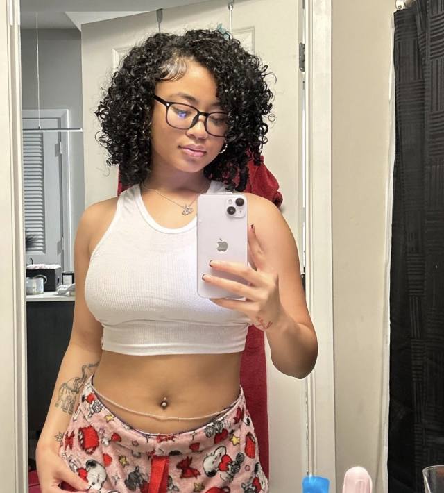 HORNY AND WET💦🤤CLEAN T!TS AND PUS$Y👅😻 Text me here (607)-261-5348