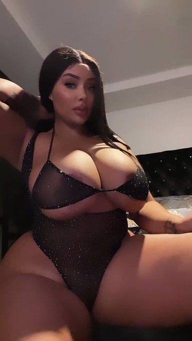 Allow me to give you a sexy pleasure you desire 🍑🍆hot and wettest💦 p**y for fun 🍆HMW +1 806-402-3092
