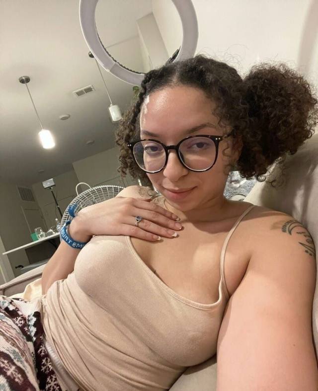 Massage therapist with Happy ending