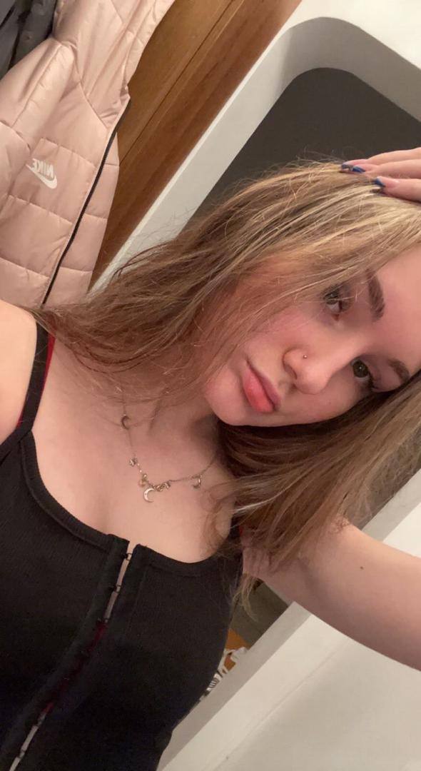 NO PAYMENT REQUIRED- SEXY SINGLE MOM AVAILABLE FOR MEET AND FUCK AS LONG AS YOU KNOW HOW TO USE YOUR DIVK 🍑🍑💦💦