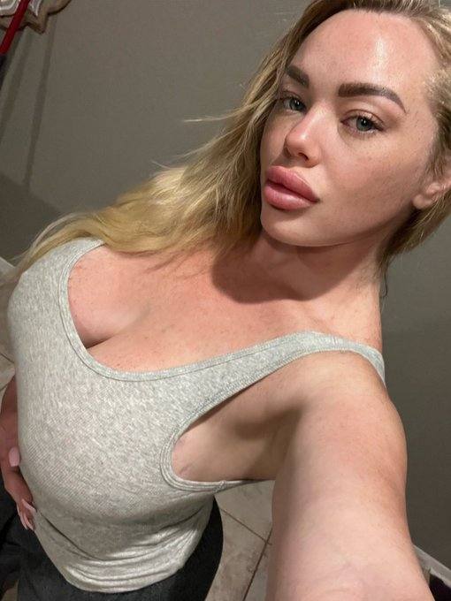 I'm available for sexy fun moment