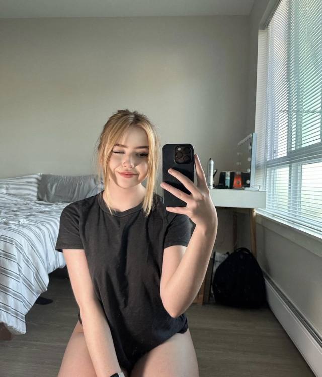 Who’s also tired of being denied? Sneakychat ? Weekend fun 🤤 Tele: @Littlemacy09