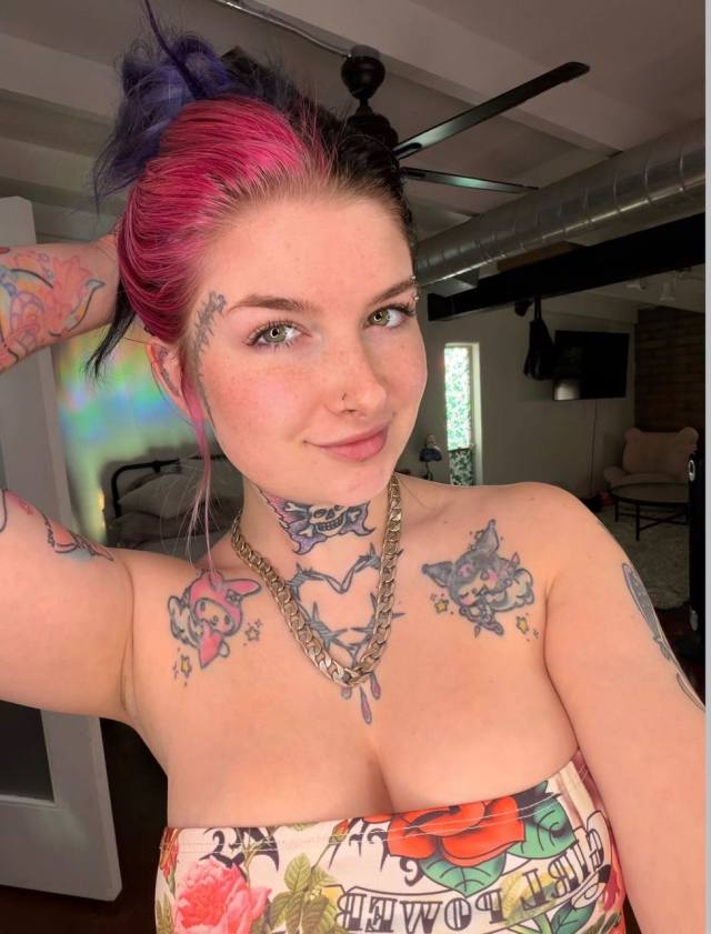 I’m down🥶for hookup👅both Incall and outcall selling nude pics and video also offer car sex, body massage and quick visit 🦋 wi