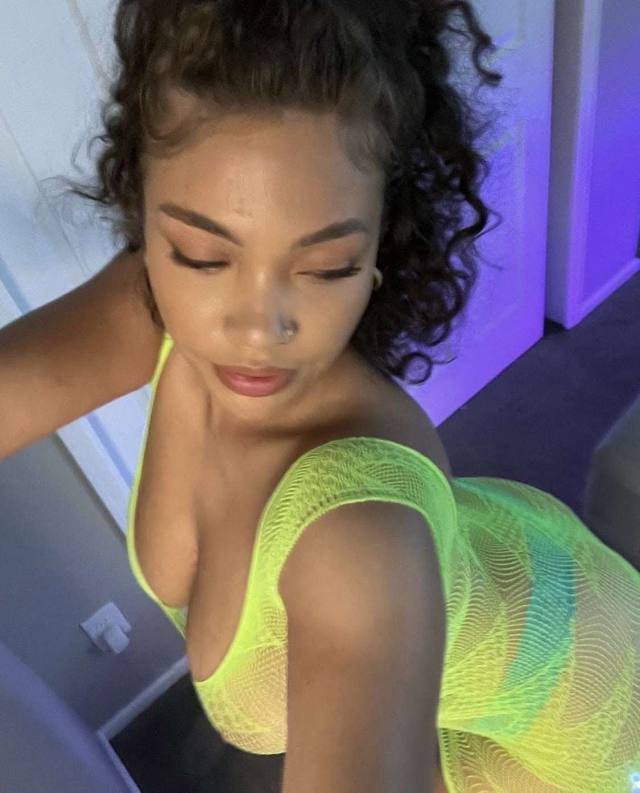 HOOKUPS,Massage,Stripping,and sell NUDES Outcall/Incall 24/7 active text me on +16615275549 or snap @ mideaccesso2025