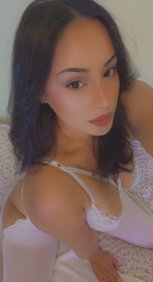 I'm down to fuck or facetime and sexting hmu on telegram :Zee0865