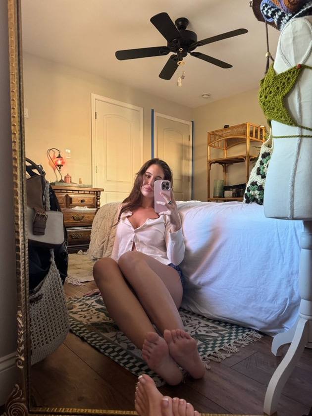 Available now for both incall or outcall let’s have fun 🤩👅😍