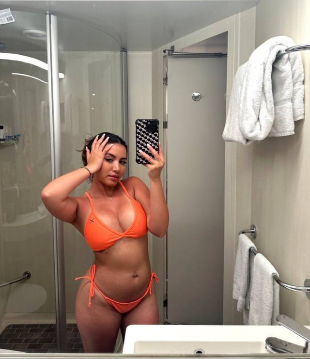 💕💦Young And Horny 💯%Real & Ready Now ✔💕Horny Queen💜Available For✨Hookup💋Are you ready 🍑💥 INCALL / OUTCALL 🚘CAR FUN💦🍑FACETIME