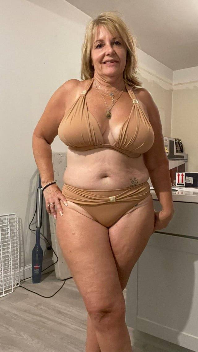 All I need is your companionship and loyalty, I’m ready to spoil and pamper you with $3000 weekly