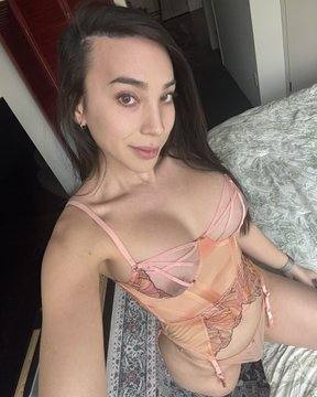 I’m Kate,25years single,ready to mingle,let have some fun