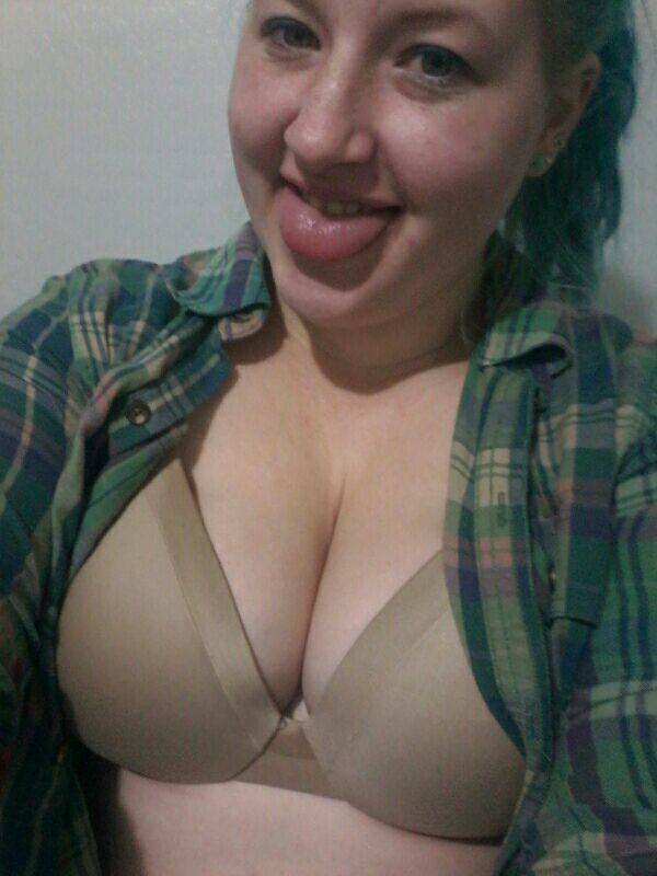 ꧁💕🔷💕꧂💟💟💟Cute BBW looking for oral fun!💟💟💟꧁💕🔷💕꧂
