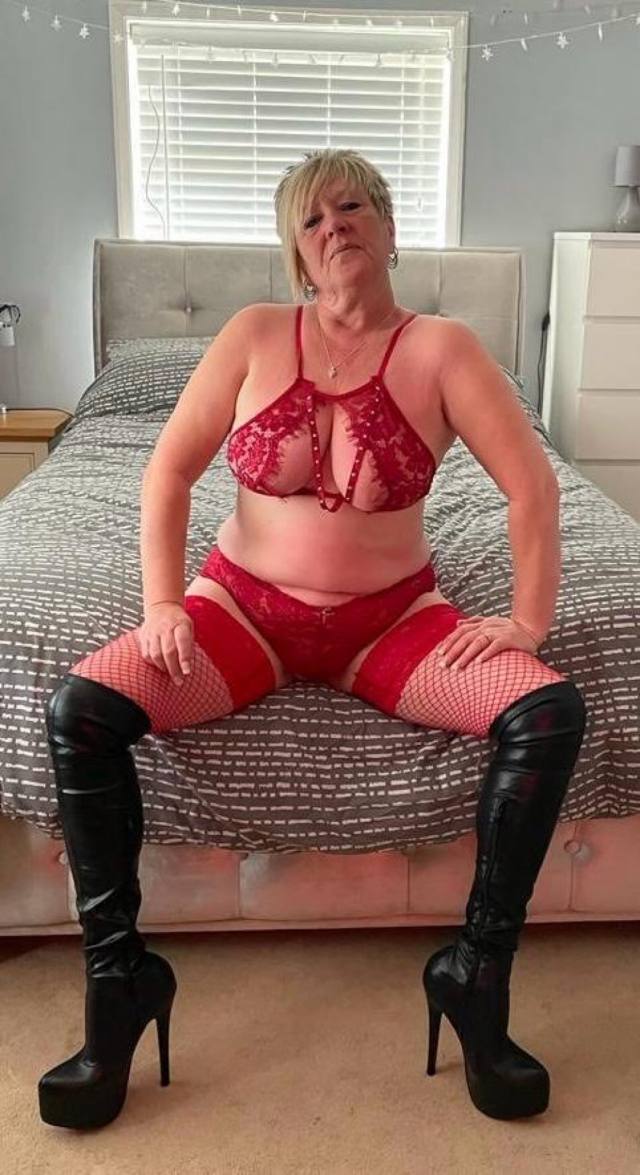 LET YOUR IMAGINATION WANDER FREELY ON THIS BEAUTIFUL DAY, I GIVE THE BEST ROLEPLAY IN TOWN CONTACT ME NOW. ROLEPLAY!FACESITTI
