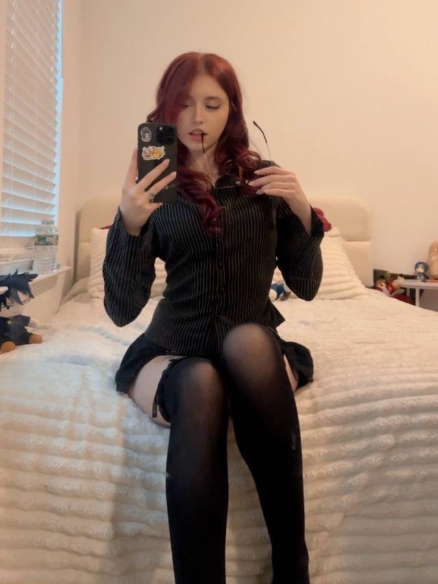 Hey it’s Megan and I am available tonight so hit me up 🍆🍑💦