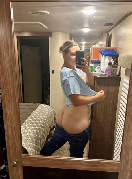 Hit me up for meet up let’s wHookup 🤩Let’s have some nice fun 🍑💦🍆i offer full service no limitations NICE RATE FOR 🤩 FUN Phon