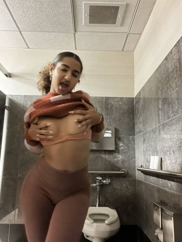 ❤I Am Available Now💙Incall or Outcall💖Car call/Hotel Fun💖Young And Horney Sexy girl 🔥Add me on Snapchat 👻ellen_jane47 or text