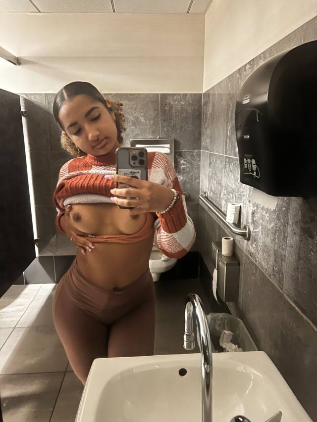 ❤I Am Available Now💙Incall or Outcall💖Car call/Hotel Fun💖Young And Horney Sexy girl 🔥Add me on Snapchat 👻ellen_jane47 or text