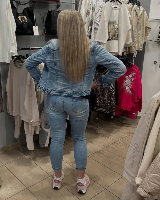 SUGAR MOMMY