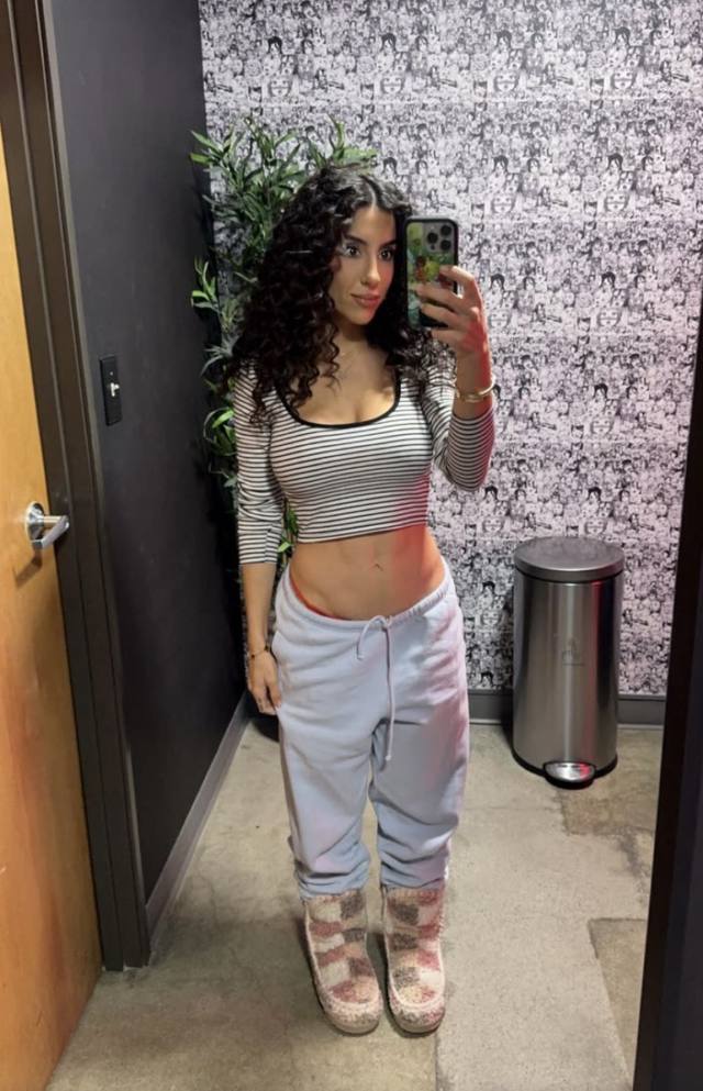 NO PAYMENT REQUIRED- SEXY SINGLE MOM FOR MEET AND FUCK AS LONG AS YOU KNOW HOW TO USE YOUR DIVK 🍑🍑💦💦🍆