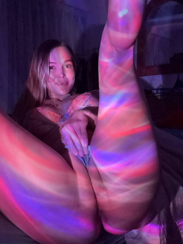 Local petite hottie 🔥 Real & legit 💯 Pay after fun 😉 Ready to link up 🍆 My place or yours? 😍 Bigmamalatto111@gmail.com