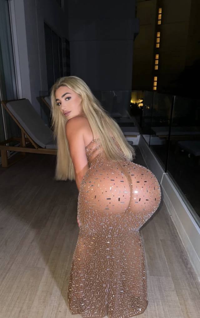 FT SHOW and CONTENT AVAILABLE, I’m available for Incall,carcall,outcal