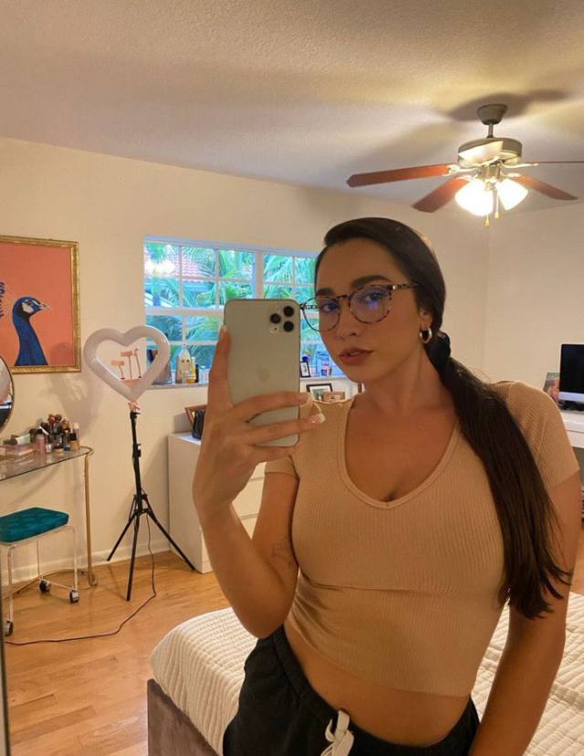 🥤NO PAYMENT REQUIRED-SEXY SINGLE MOM AND LOOKING TO HAVE FUN I'm a sexy mom of two kids. A single mom and I'm very horny🍑🍑💦