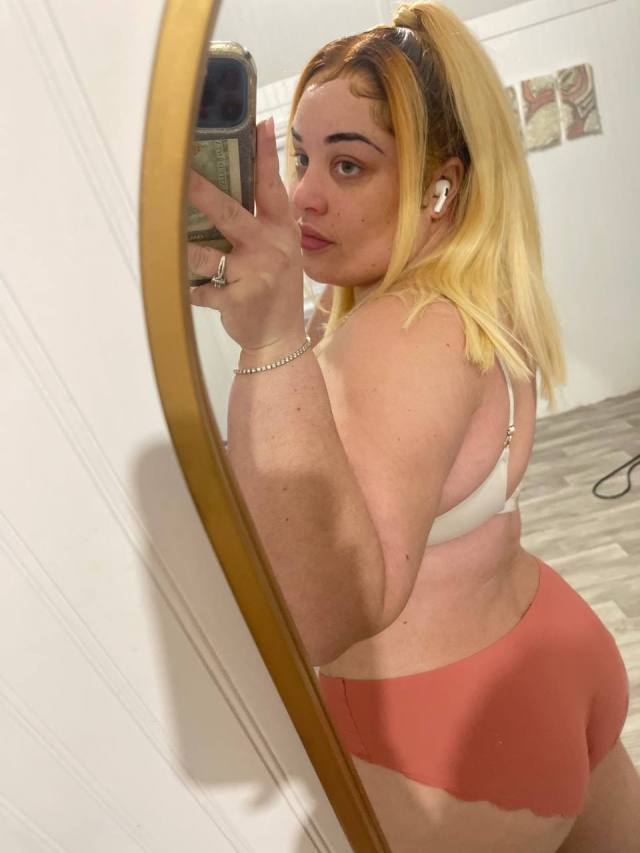 I offer body massage, multiple cum, oral,, pussyf fucking, titties fucking, creamie pie, foot worshiping, kissing, 🍆💦🥰👅🔥Text