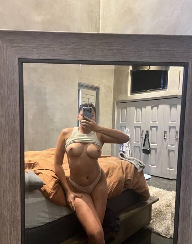 Available for hookup , massages, 420.. incalls and outcalls 😈 🥵 💦💦 💦 text me only on Number:  +1 7274233997 and WhatsApp on