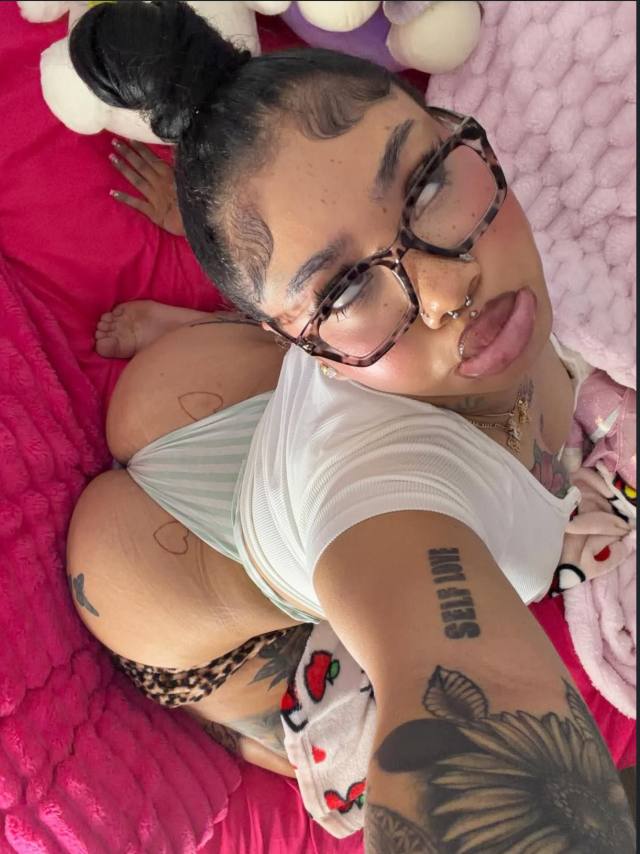 Sexy Beauty Queen🔥 Available for Incall & outcall hangouts or 🚗car fun🔥new in town don't miss out😍😍 WhatsApp: 2692971668