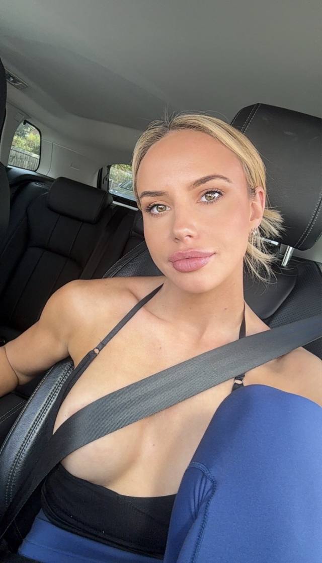 I'am 29 years Very Hot & Sexy Girl, Clean & have a tight Pussy & seriously I need someone for Fun With My Clean tits pussy. I
