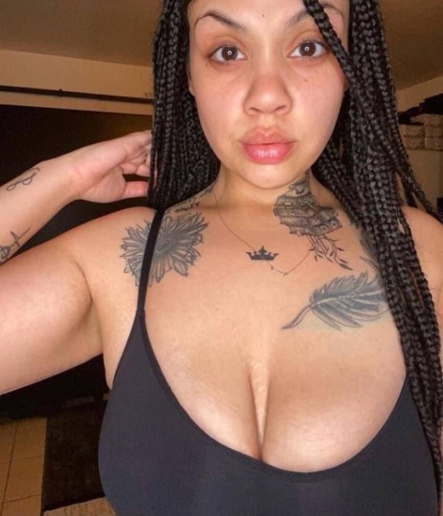 Hi I’m Stephanie peach add me on WhatsApp 8034012300