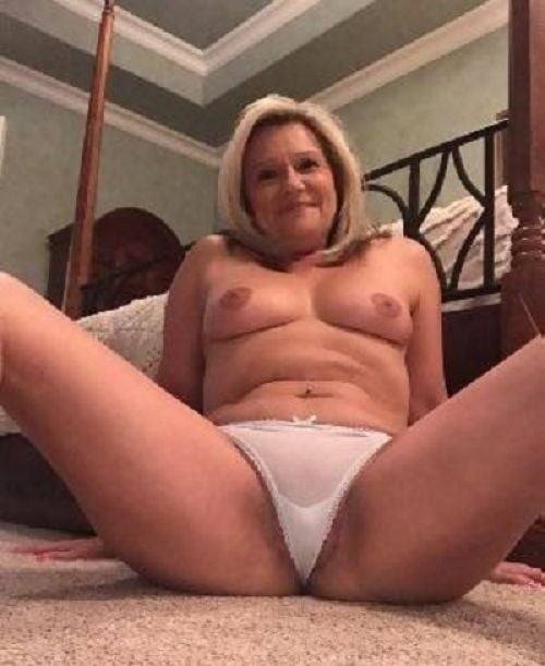 ❤❤❤--51 YRS DIVORCED UNHAPPY WOMEN -❤❤- NED A BED-ROOM SEX PARTNER -❤❤- IT'S TOTALLY FREE--❤❤❤
