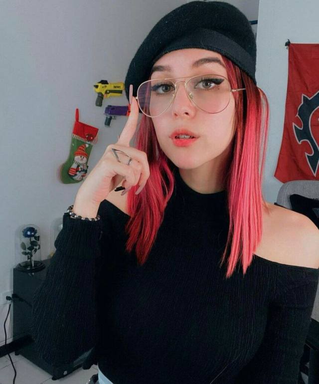 I’m with two kids and I’m looking for a friends with benefits much than someone to fuck me when I need. I don’t know if u are