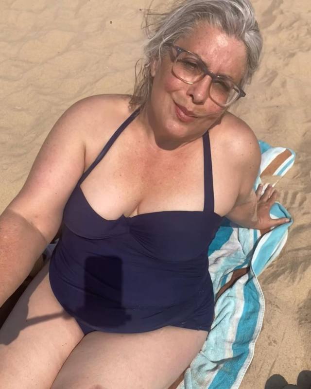 50 years old PROFESSIONAL, INDEPENDENT, MATURE MASSEUSE, I OFFER ALL KINDS OF MASSAGEIHAPPY ENDING