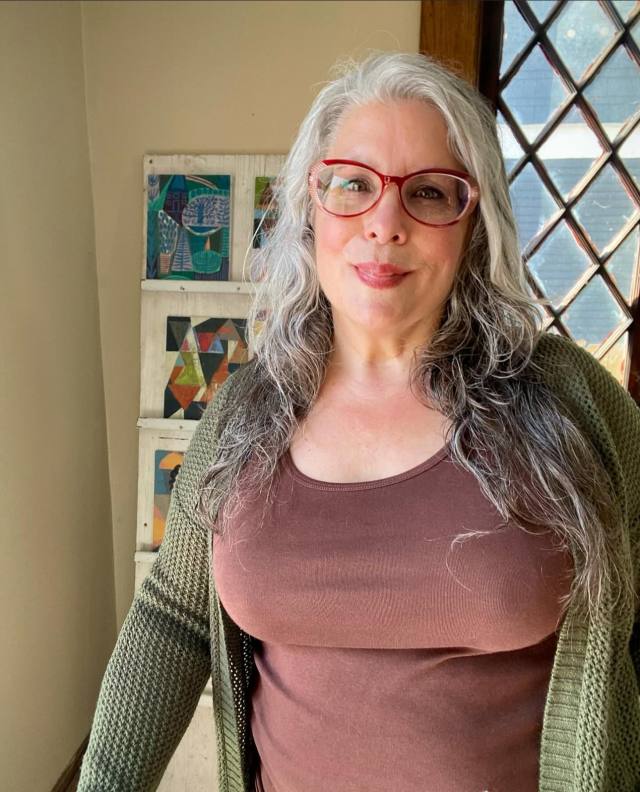 50 years old PROFESSIONAL, INDEPENDENT, MATURE MASSEUSE, I OFFER ALL KINDS OF MASSAGEIHAPPY ENDING